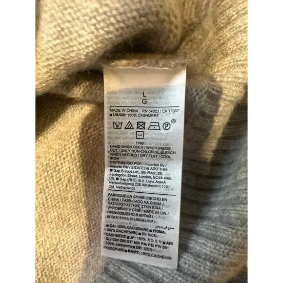 Banana Republic Gray 100% Cashmere Sweater - Size Large - Picture 4 of 6